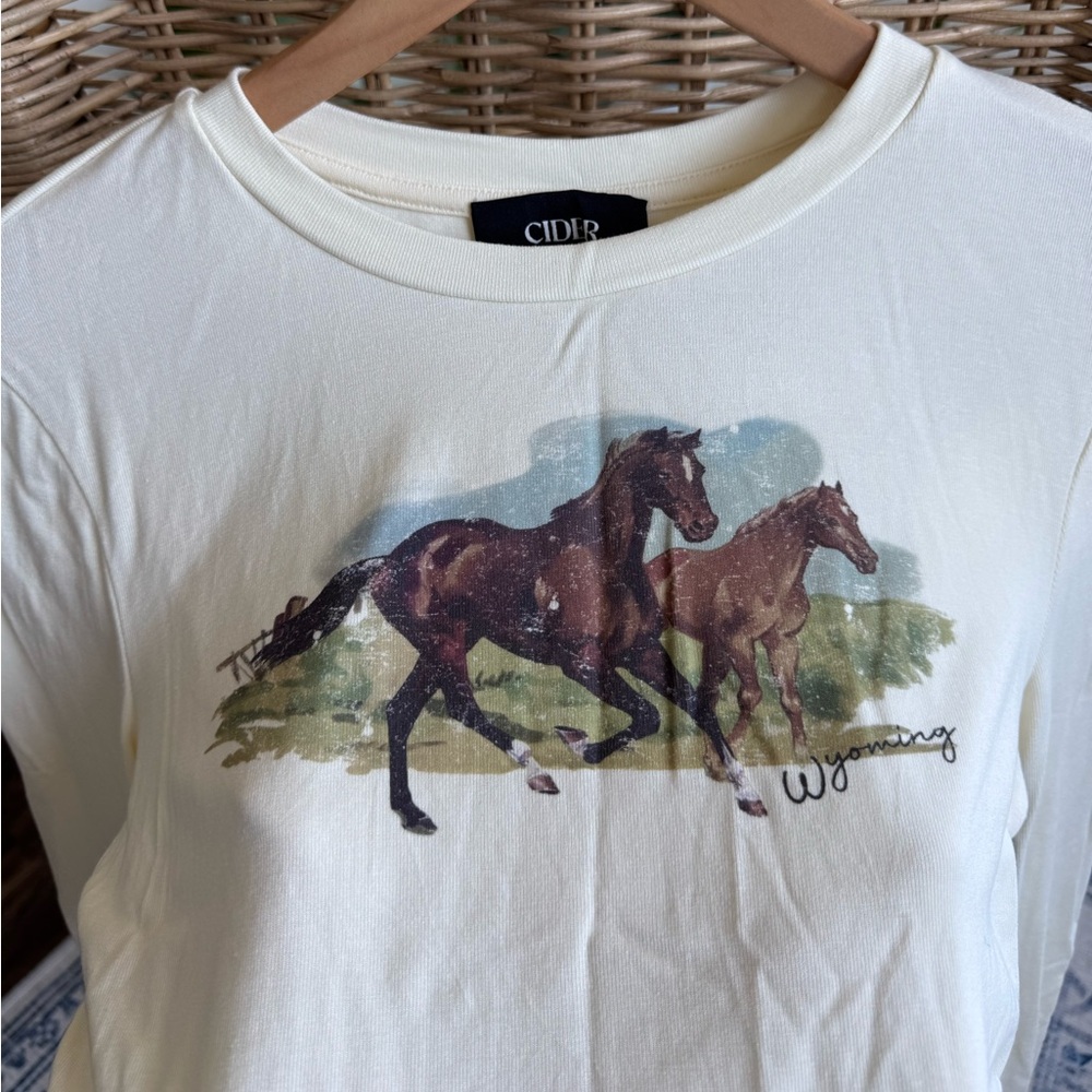 NWOT long sleeve horse tee